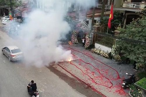 Sóc Sơn: Xử lý việc một gia đình đốt pháo trong đám cưới