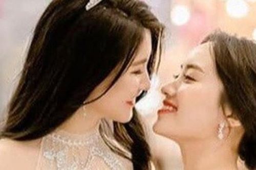 Đám cưới đẹp như mơ của đôi đồng tính nữ Hàn Quốc