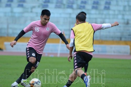 HLV trưởng Hà Nội FC: 'Chưa muốn mạo hiểm với Quang Hải'