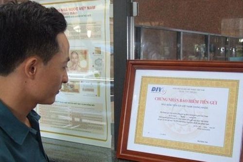 Trường hợp nào phải niêm yết Chứng nhận bảo hiểm tiền gửi?