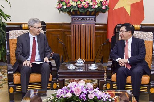 Phó Thủ tướng Phạm Bình Minh tiếp Đại sứ Pháp Nicolas Warnery