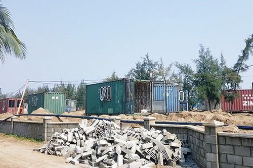 Bị phạt 70 triệu đồng vì xây dựng không phép, thay lều bạt bằng container trong rừng phòng hộ