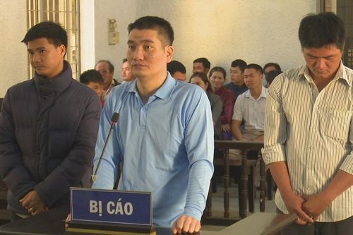 Lĩnh 19 năm tù vì làm giả con dấu để chiếm đoạt tiền của 17 người