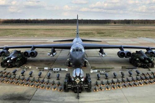Không quân Mỹ chọn 'pháo đài bay' B-52 là oanh tạc cơ tương lai