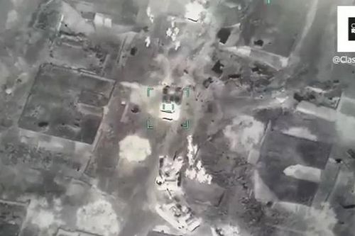 Cận cảnh UAV Thổ Nhĩ Kỳ đánh bom đoàn xe quân sự Syria