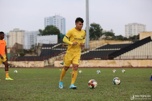 Xuân Mạnh, Duy Mạnh và những ngôi sao lỡ hẹn khai cuộc V.League 2020