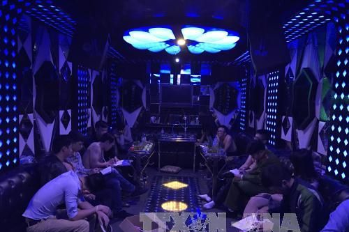 Đột kích quán karaoke lúc rạng sáng, phát hiện 30 đối tượng dương tính với ma túy