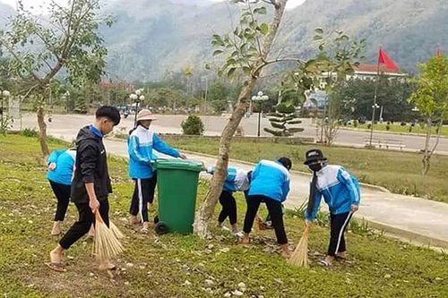 Tuổi trẻ chung tay hạn chế rác thải nhựa