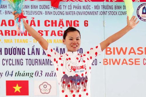 Đinh Thị Như Quỳnh (BIW) đoạt chiếc Áo chấm đỏ ''Nữ hoàng leo núi''