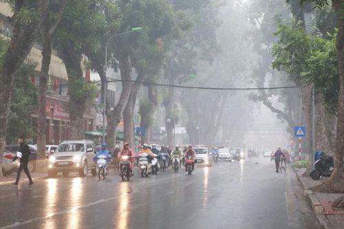 Chất lượng không khí tại Hà Nội 'tốt' trở lại nhờ mưa rào
