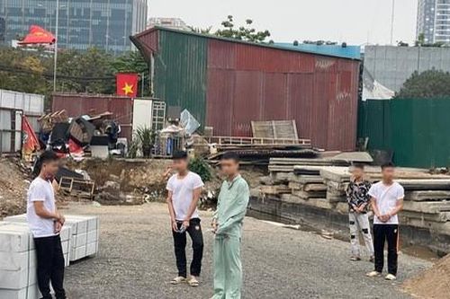 Cuộc sống lang bạt của nhóm thiếu niên liều lĩnh cướp xe máy của người đàn ông đồng tính