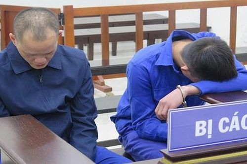 Dùng xe máy phân khối lớn cướp tiền của phụ nữ rời ngân hàng