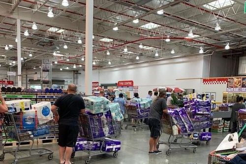Khủng hoảng giấy vệ sinh, siêu thị yêu cầu mỗi khách chỉ mua một bịch