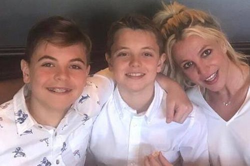 Con trai Britney Spears mắng chửi ông ngoại