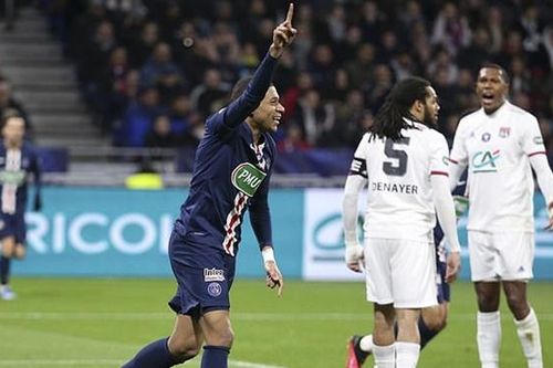 Mbappe solo thần tốc 70m để ghi bàn trong hat-trick vào lưới Lyon