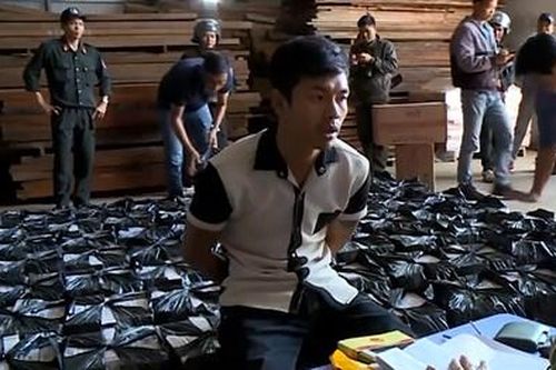 UBND tỉnh Gia Lai khen thưởng các cá nhân tham gia triệt phá đường dây buôn bán, vận chuyển thuốc lá lậu