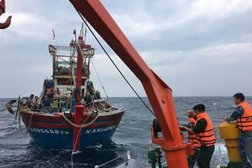 Giúp ngư dân bám biển, vươn khơi