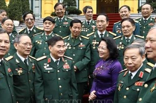 Phó Chủ tịch nước gặp mặt Đoàn đại biểu Ban liên lạc truyền thống Cựu chiến binh Sư đoàn 304