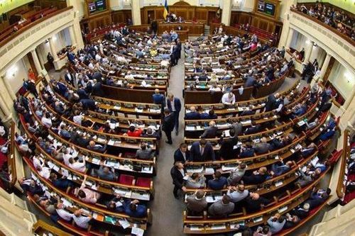 Ukraine đột ngột thay Thủ tướng và toàn bộ nội các