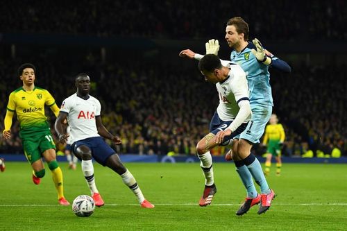 Totttenham bị loại, HLV Mourinho nói về vụ học trò đánh CĐV