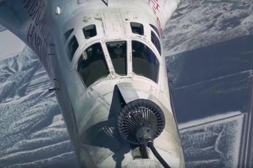 Video máy bay ném bom chiến lược Nga nạp nhiên liệu khi đang bay 600km/h