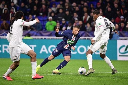 Mbappe tái hiện bàn thắng kinh điển của Maradona