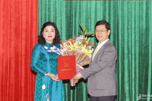 Công bố Quyết định điều động, bổ nhiệm Bí thư Huyện ủy Nam Đàn