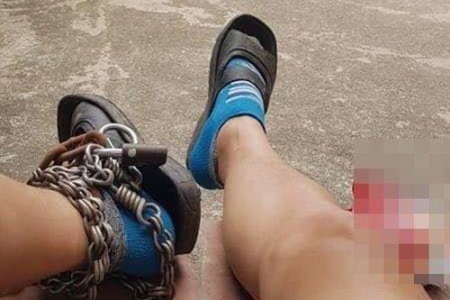 'Nổi sóng' mạng: Chiếc xích sắt - món quà tặng mẹ 8/3 và lý do đằng sau khiến nhiều người cay mắt