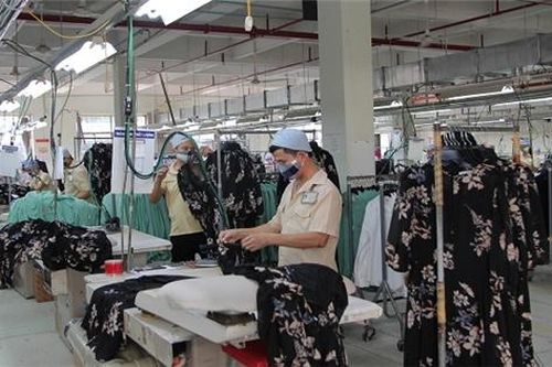 Hạ lãi suất hỗ trợ doanh nghiệp chống cú sốc Covid-19: Thuốc có đúng bệnh?