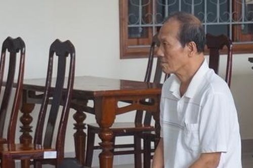 3 lần xâm hại bé gái, U80 lãnh án 20 năm tù