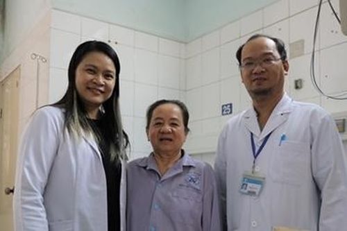 30 phút sau can thiệp mạch máu não, cụ bà thoát nói 'đớ', liệt nửa người