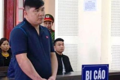 Lĩnh 13 năm tù vì dùng 10 lít xăng đốt nhà người tình
