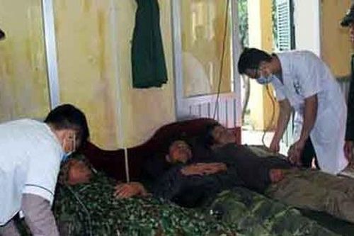 Hà Tĩnh: Cứu 8 thuyền viên gặp nạn trên biển vào bờ an toàn