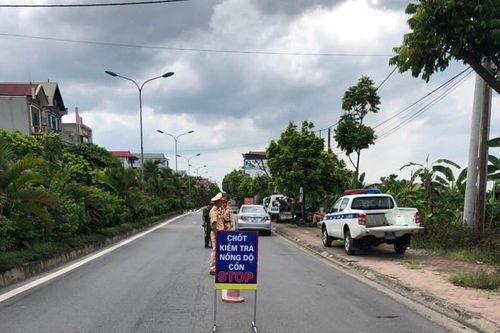 Xử lý nhiều trường hợp 'ma men' lái xe ở địa bàn cửa ngõ Thủ đô