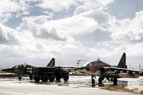Căn cứ không quân Nga ở Syria liên tiếp bị tấn công