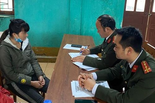 Cô gái bị phạt tiền vì tung tin 'máy bay thả virus corona'