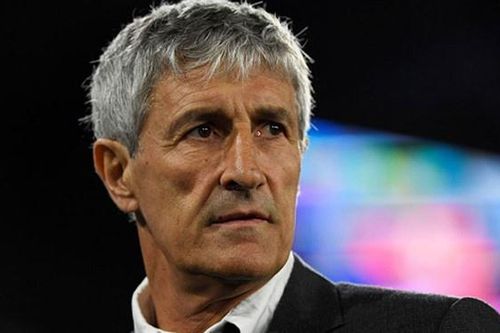 HLV Setien xin lỗi vì để trợ lý văng tục với cầu thủ Barca