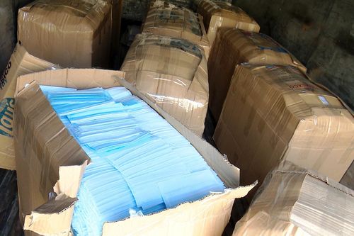 Xe tải chở gần 46.000 khẩu trang không rõ nguồn gốc