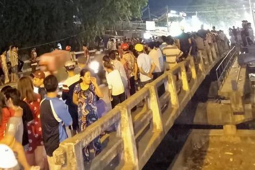 Chém tử vong vợ, chồng đứng tại hiện trường chờ công an đến bắt