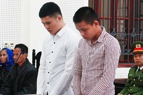 Thanh niên bị đâm vì hỏi nhóm thanh niên 'sao lại ngồi uống bia giữa đường'