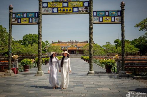 Áo dài Việt - nét đẹp phụ nữ Việt