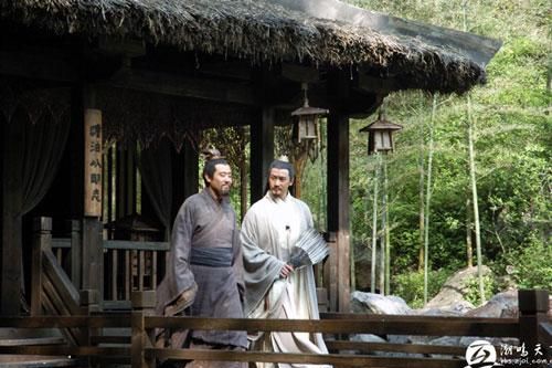 Gia Cát Lượng mâu thuẫn gì với Lưu Bị mà không trực tiếp tham chiến trận Di Lăng, trả thù Quan Vũ?