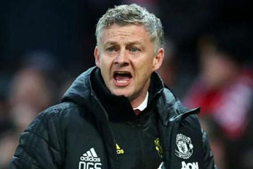 Solskjaer 'phát điên' vì lịch thi đấu có lợi cho Man City trước trận derby