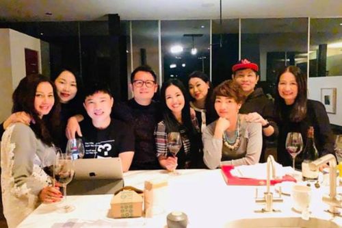 Choáng ngợp vì biệt thự siêu đẹp, siêu sang trên đỉnh đồi Hollywood của diva Hồng Nhung