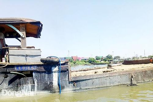 Xử lý nghiêm việc khai thác, vận chuyển cát trái phép