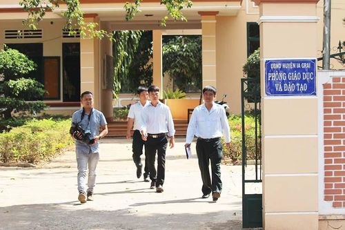 Kiểm tra đột xuất việc chấp hành giờ giấc làm việc tại huyện Ia Grai