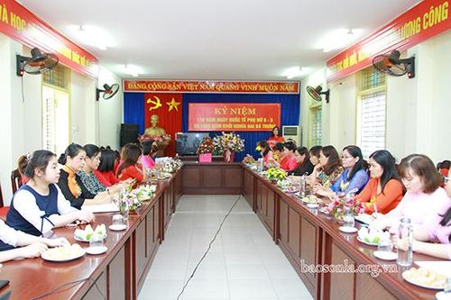 Phụ nữ Sơn La hưởng ứng sự kiện 'Áo dài - Di sản văn hóa Việt Nam'