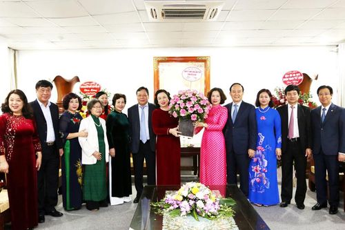 Sáng mãi truyền thống phụ nữ 'Ba đảm đang'