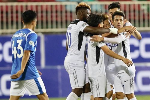 CLB Hoàng Anh Gia Lai và thành phố Hồ Chí Minh giành chiến thắng trong trận mở màn V-League 2020