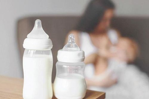 Cách trữ sữa mẹ lâu dài cho trẻ